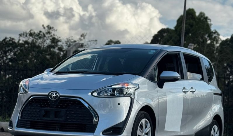 
								Toyota Sienta full									