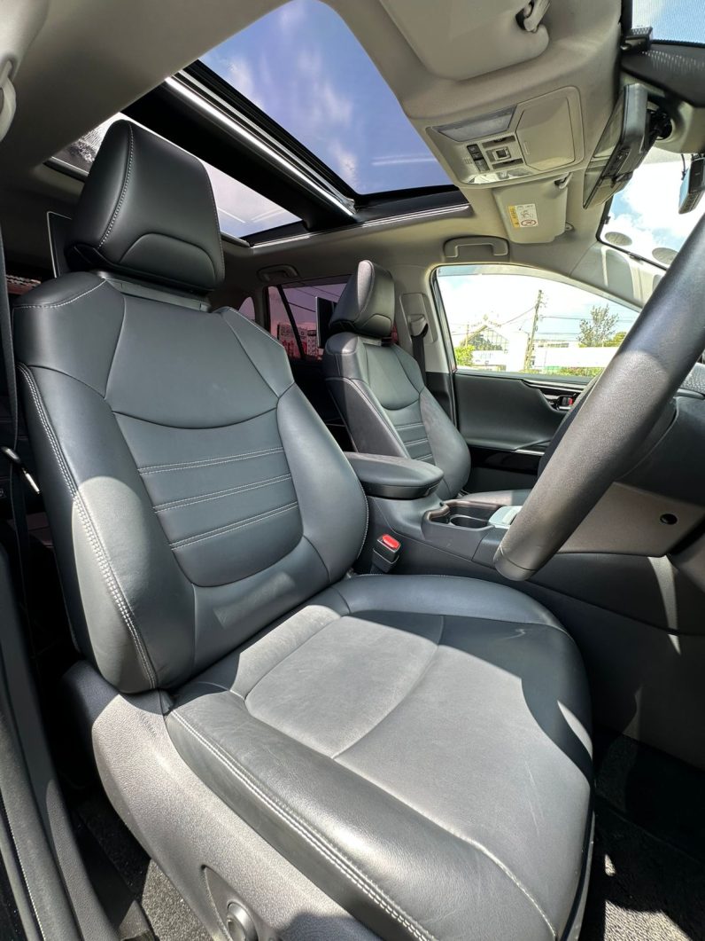 
								Toyota Rav4 full									