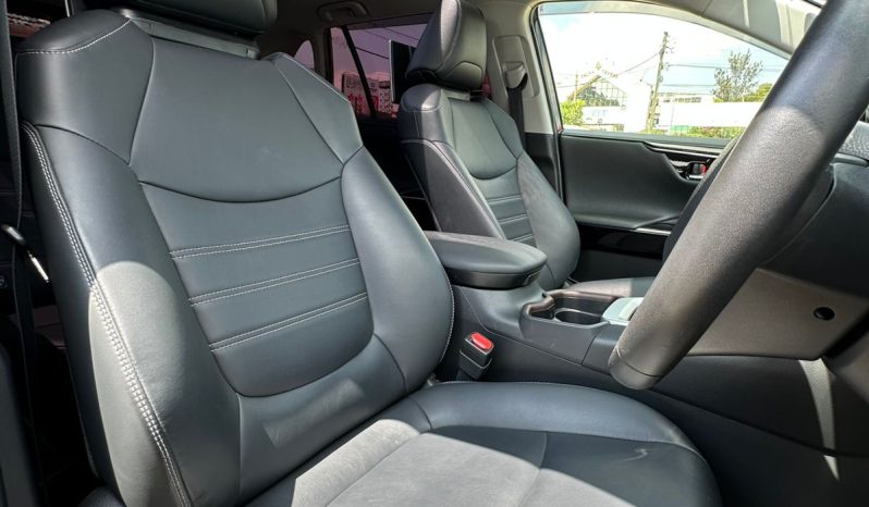 
								Toyota Rav4 full									