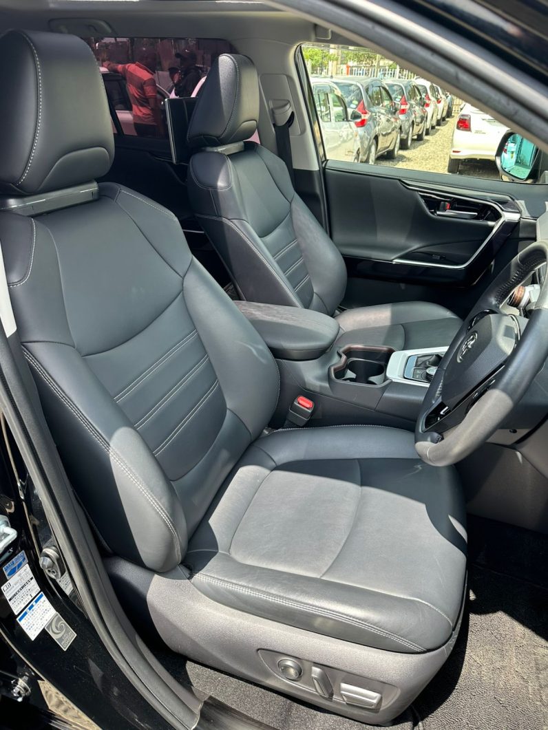 
								Toyota Rav4 full									