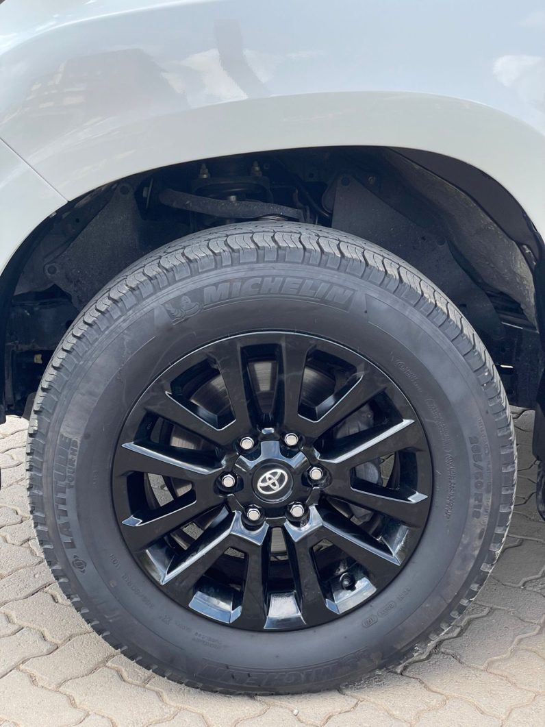
								Toyota Landcruiser Prado TXL full									