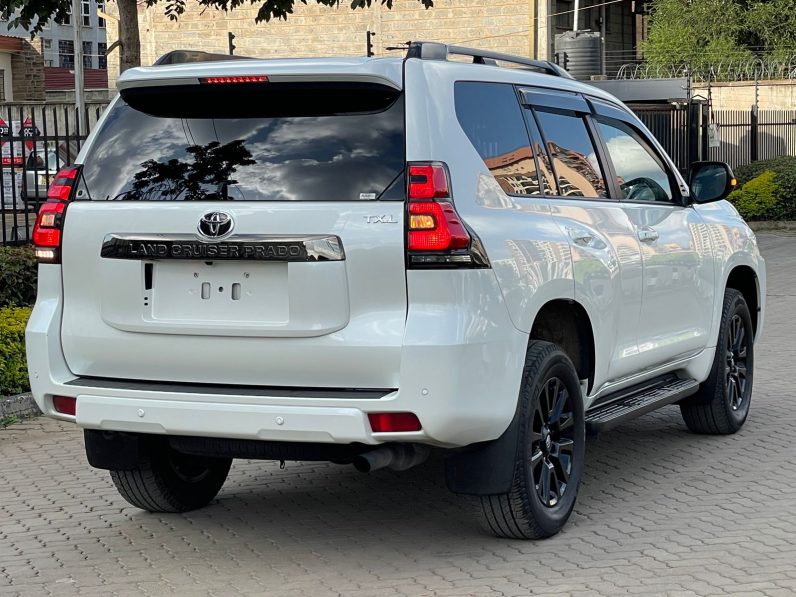 
								Toyota Landcruiser Prado TXL full									