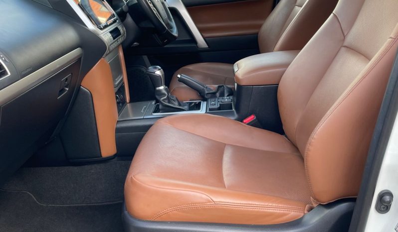 
								Toyota Landcruiser Prado TXL full									