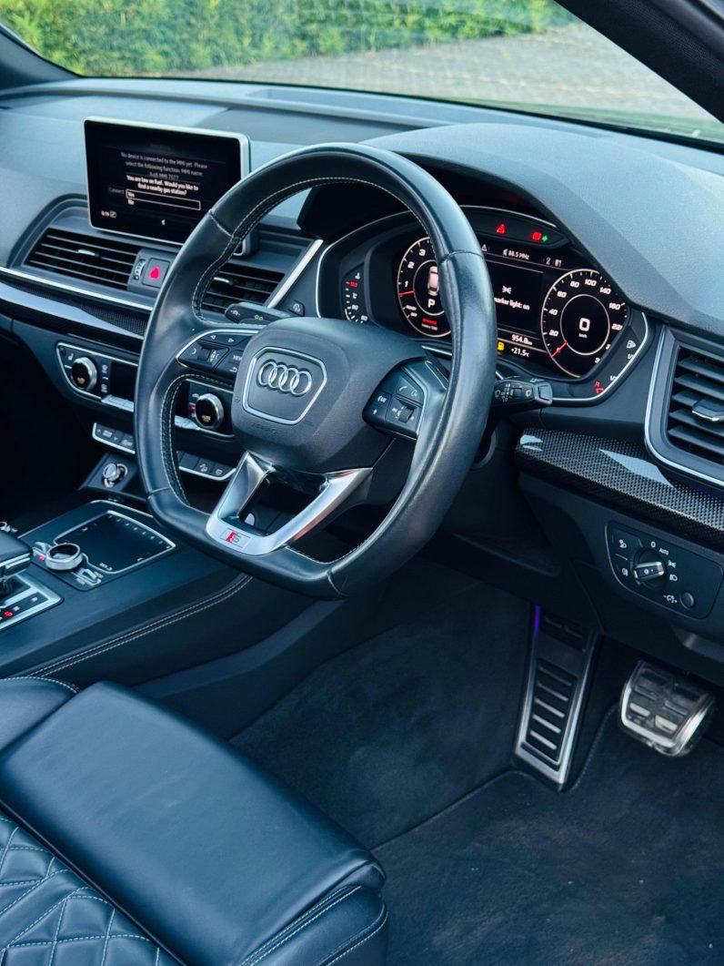 
								Audi SQ5 full									