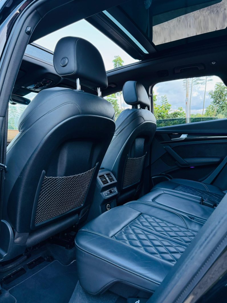 
								Audi SQ5 full									
