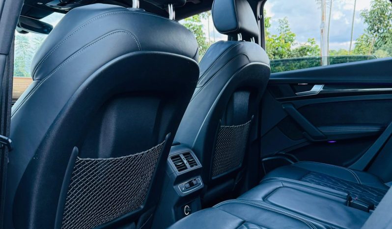 
								Audi SQ5 full									
