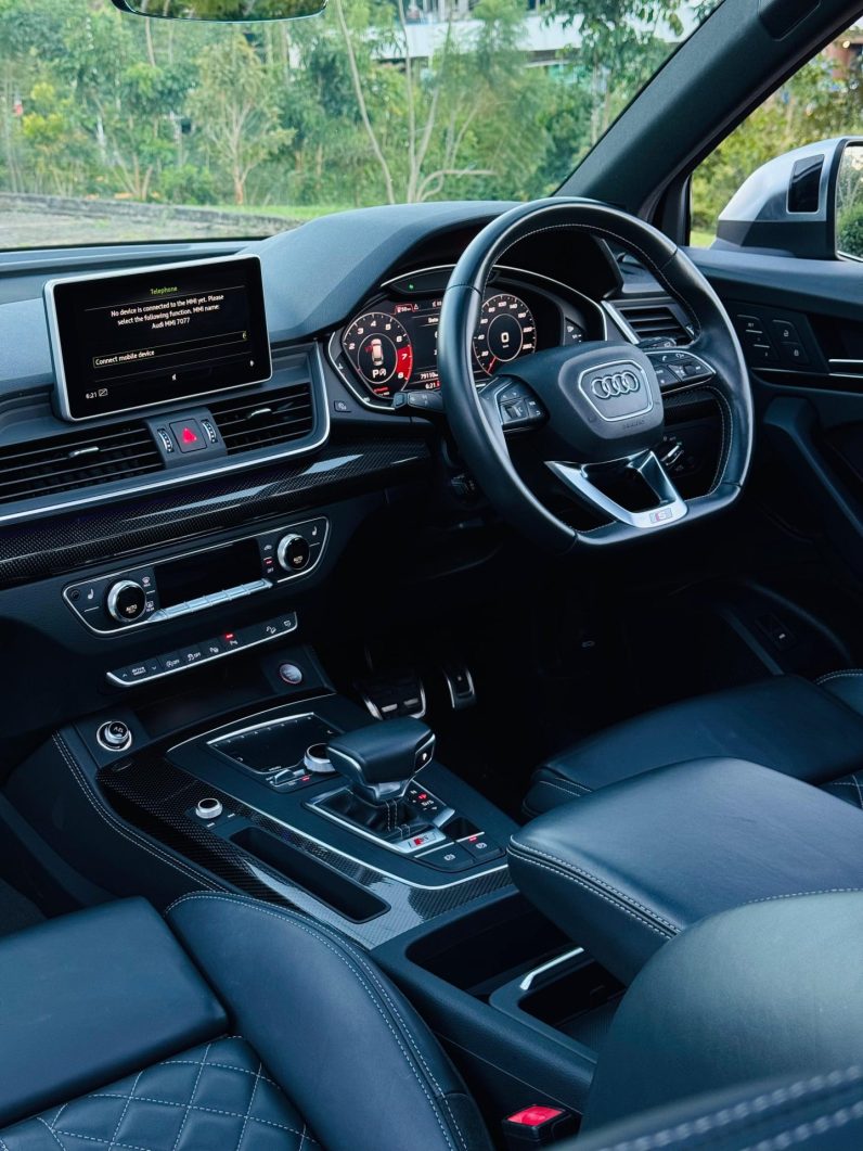 
								Audi SQ5 full									