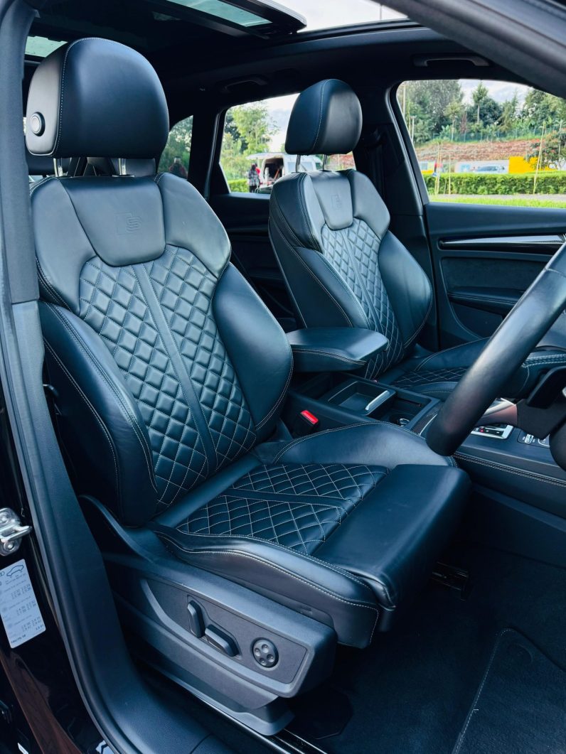 
								Audi SQ5 full									