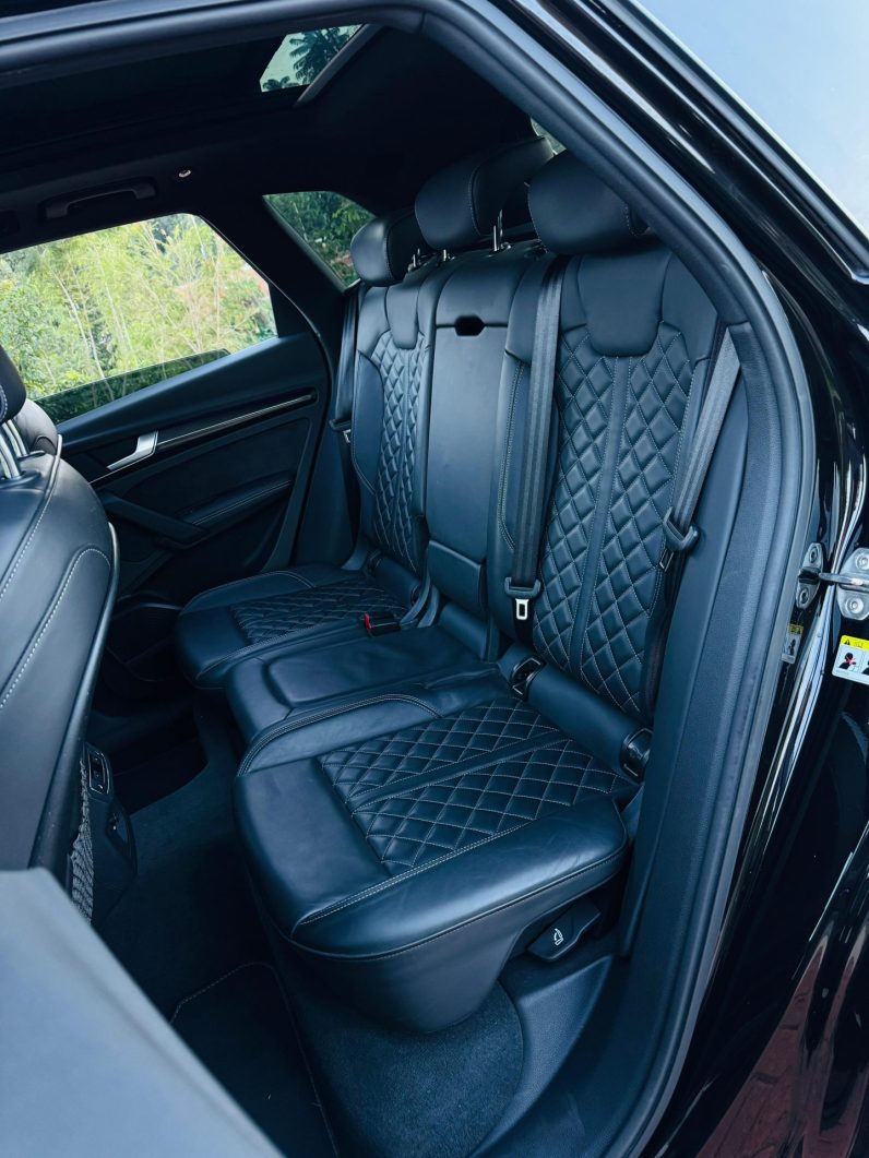 
								Audi SQ5 full									