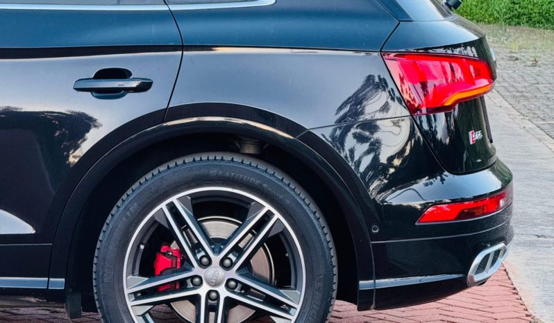 
								Audi SQ5 full									
