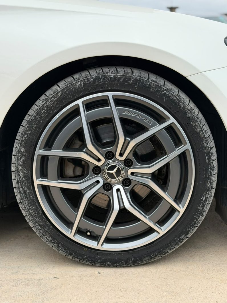 
								Mercedes Benz E200 EQBOOST full									