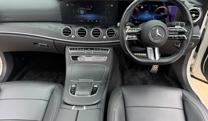 
								Mercedes Benz E200 EQBOOST full									