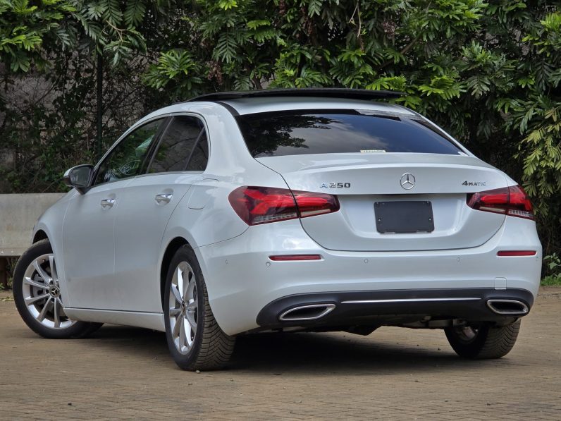 
								Mercedes Benz A250 full									