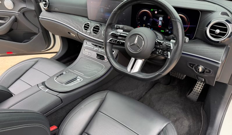 
								Mercedes Benz E200 EQBOOST full									