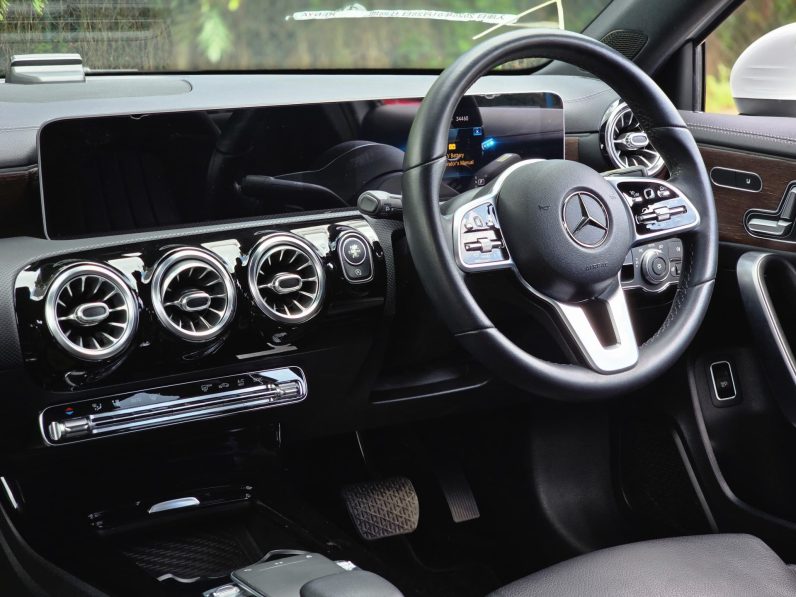 
								Mercedes Benz A250 full									