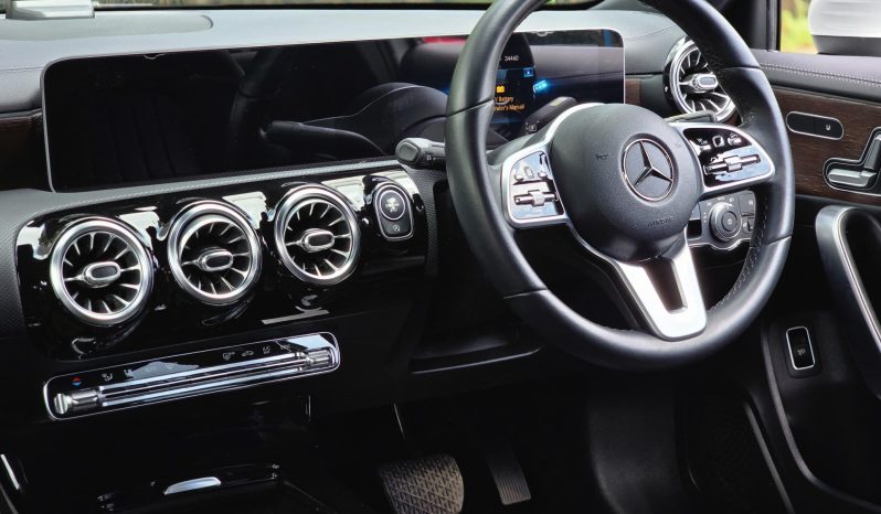 
								Mercedes Benz A250 full									