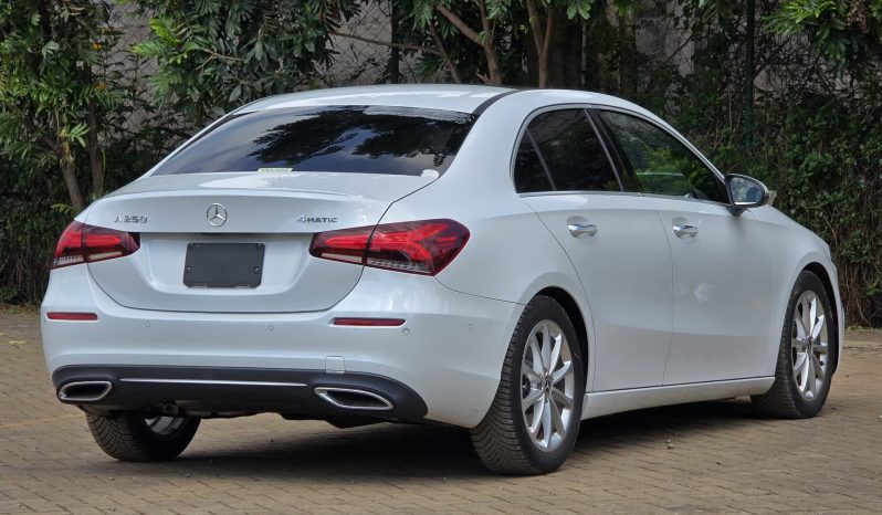 
								Mercedes Benz A250 full									