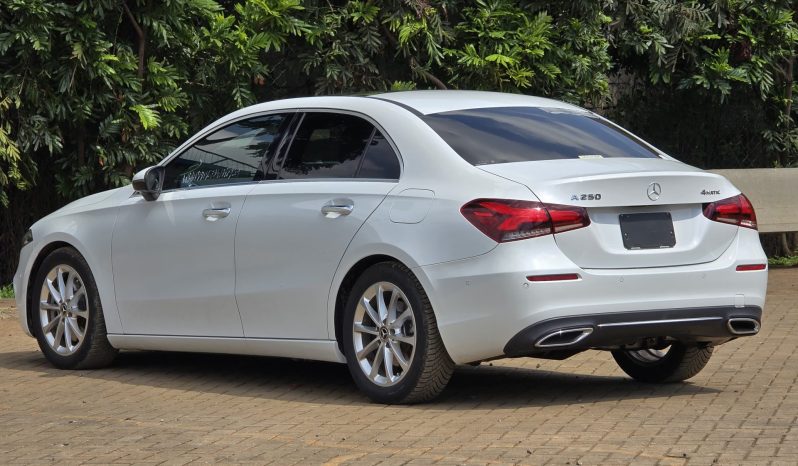 
								Mercedes Benz A250 full									