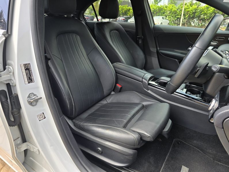 
								Mercedes Benz A250 full									