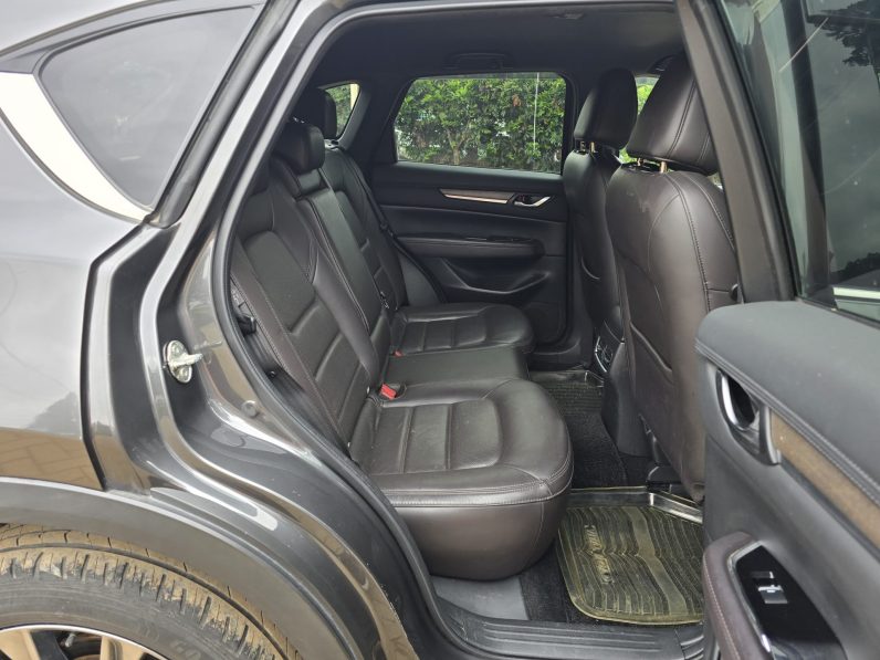 
								Mazda CX-5 full									