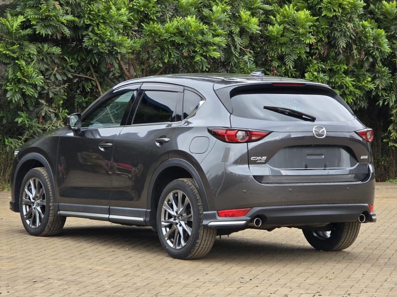 
								Mazda CX-5 full									
