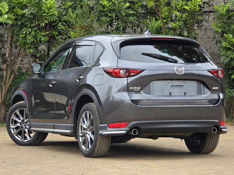 
								Mazda CX-5 full									