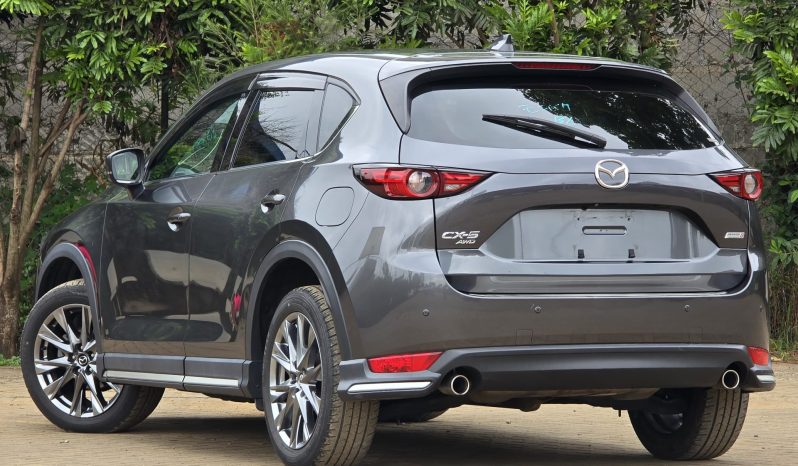 
								Mazda CX-5 full									