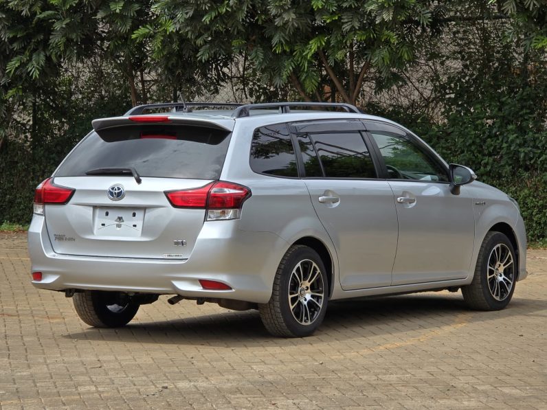 
								Toyota Fielder full									