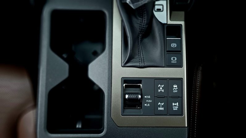 
								Toyota Land Cruiser Prado J250 full									