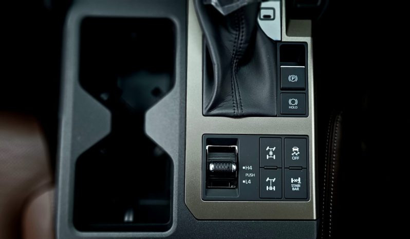 
								Toyota Land Cruiser Prado J250 full									