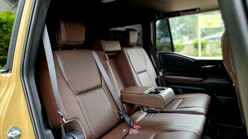 
								Toyota Land Cruiser Prado J250 full									