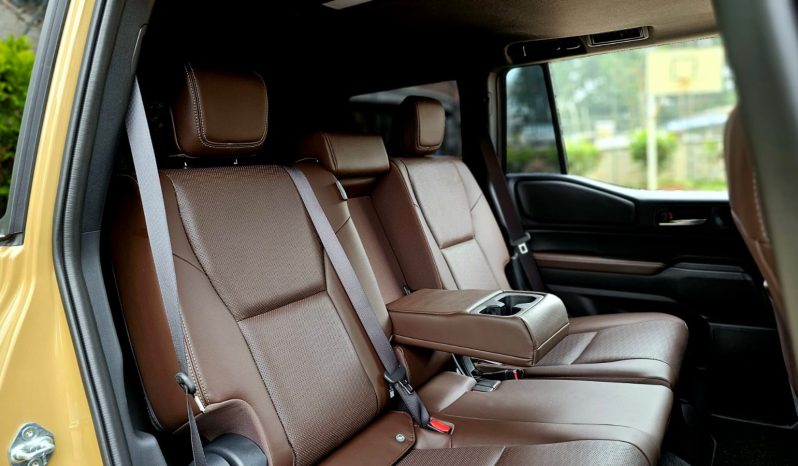 
								Toyota Land Cruiser Prado J250 full									