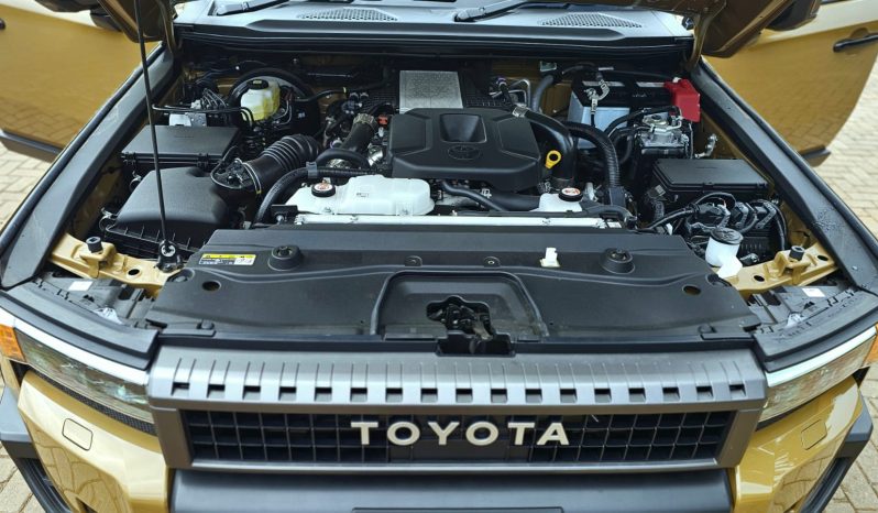 
								Toyota Land Cruiser Prado J250 full									