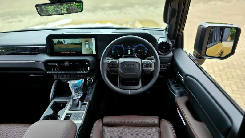 
								Toyota Land Cruiser Prado J250 full									