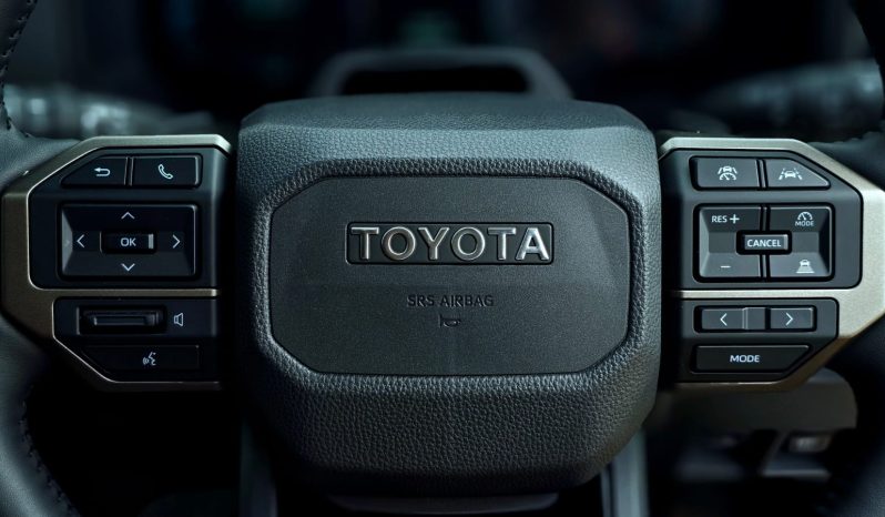 
								Toyota Land Cruiser Prado J250 full									