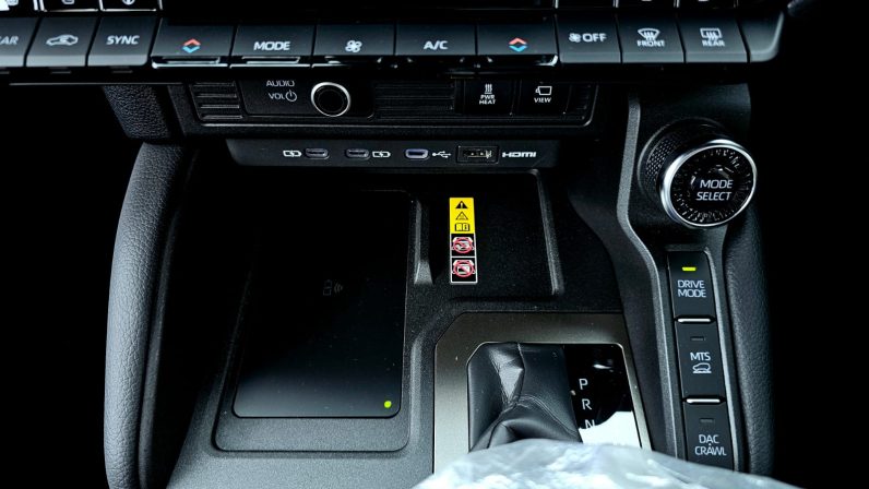 
								Toyota Land Cruiser Prado J250 full									