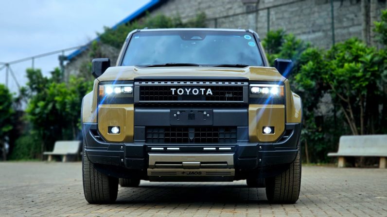
								Toyota Land Cruiser Prado J250 full									
