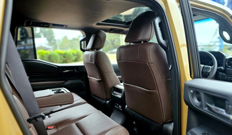 
								Toyota Land Cruiser Prado J250 full									