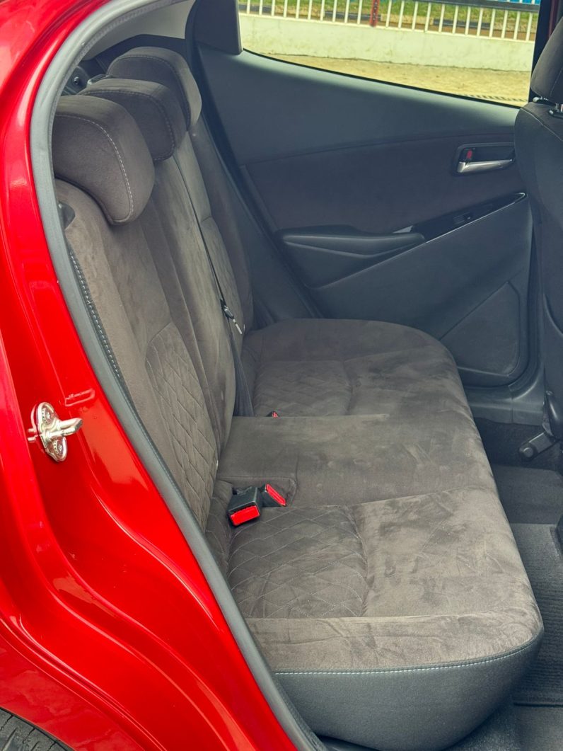 
								Mazda Demio full									