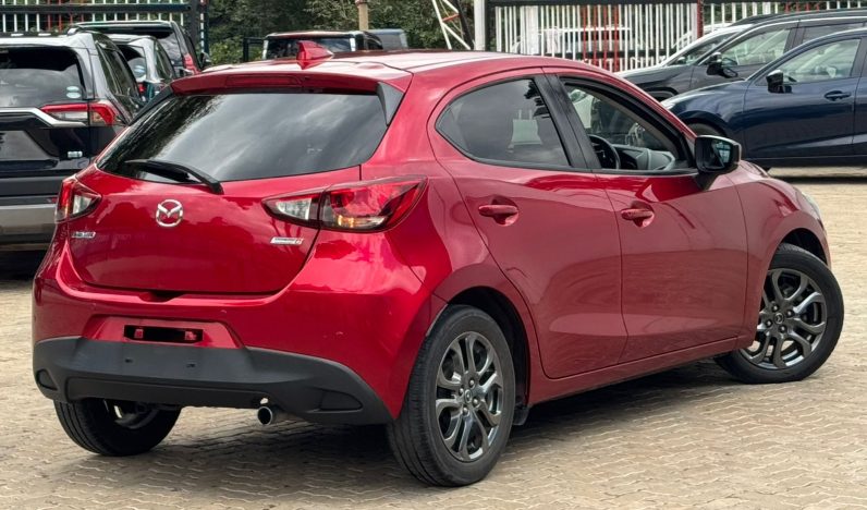 
								Mazda Demio full									