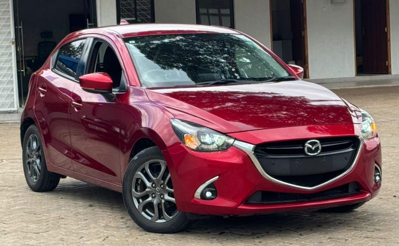 
								Mazda Demio full									