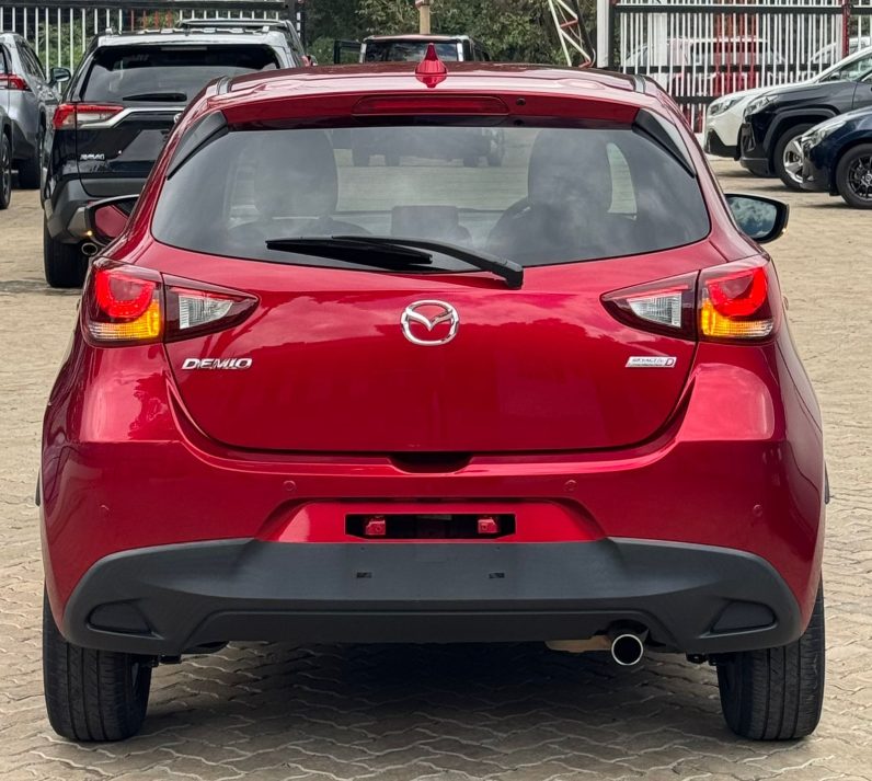 
								Mazda Demio full									