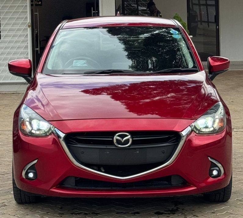 
								Mazda Demio full									