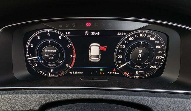 
								Volkswagen Golf TSI full									