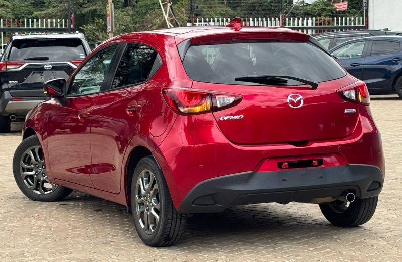 
								Mazda Demio full									