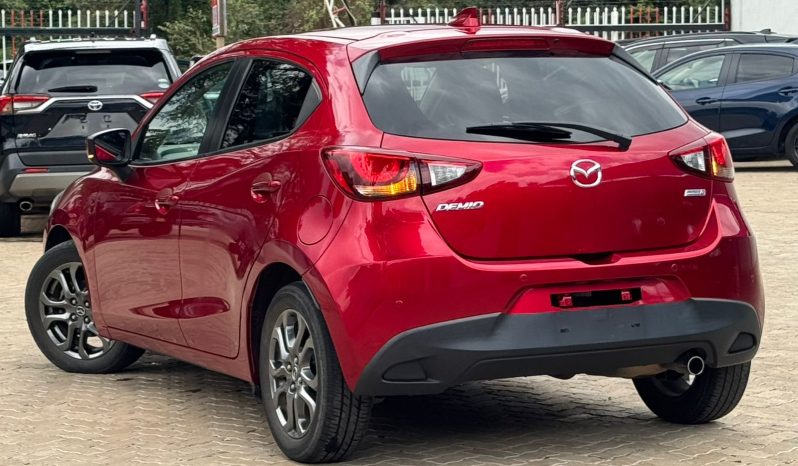 
								Mazda Demio full									