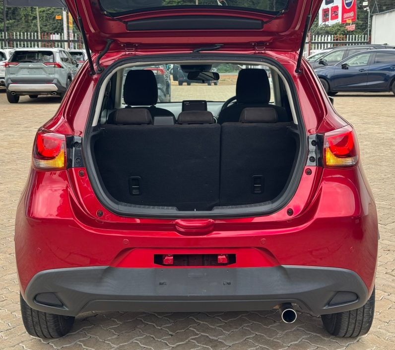 
								Mazda Demio full									