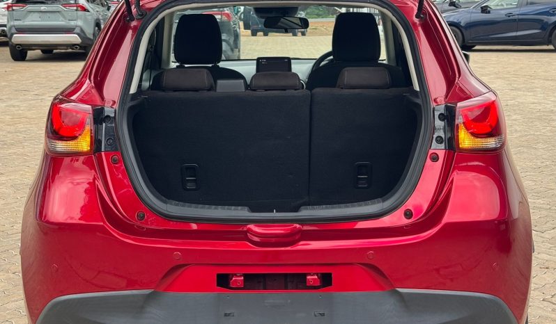 
								Mazda Demio full									