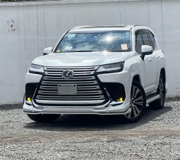 Lexus LX600