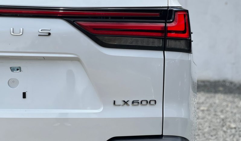 
								Lexus LX600 full									